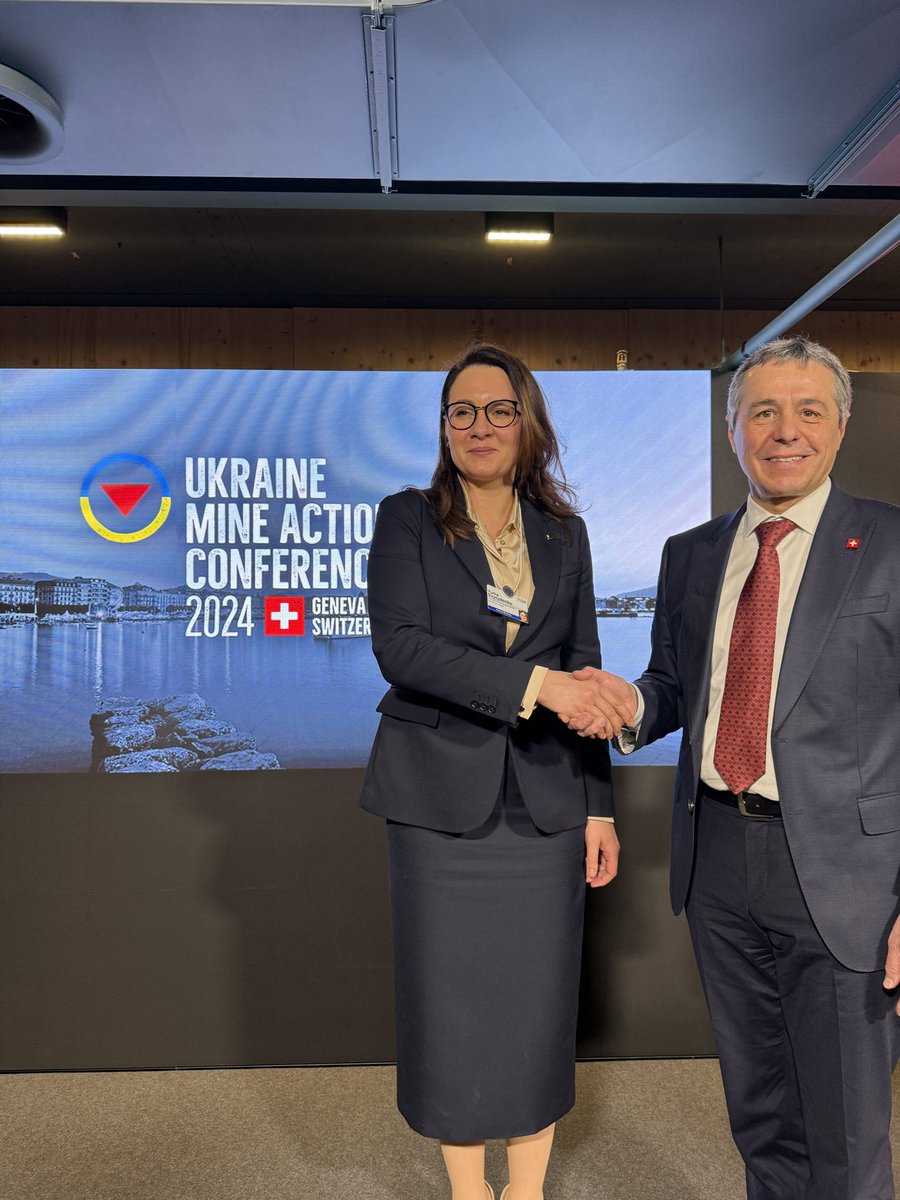 ignaziocassis's tweet image. Inspiring discussion on humanitarian #demining in #Ukraine at #WEF2024 with @Violapamherd &amp;amp; @Svyrydenko_Y. 

#MineAction is critical to 🇺🇦&apos;s recovery, so 🇨🇭 pledged CHF 100 mio in support. 

We look forward to hosting the Ukraine Mine Action Conference in #Geneva in October 2024.