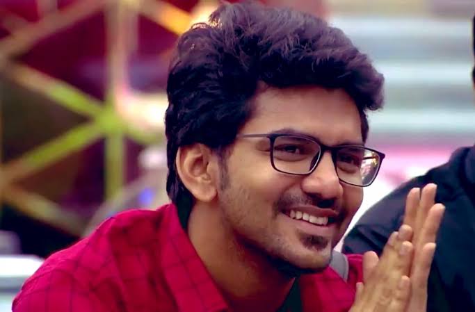 No matter how many seasons and how many contestants come and go in BB nobody will say this aft coming out. He had a huge fan following yet he took full responsibility. He did what he said and made everyone who hated him change their opinion on him 🥺♥️ en thangapattu thangam ✨