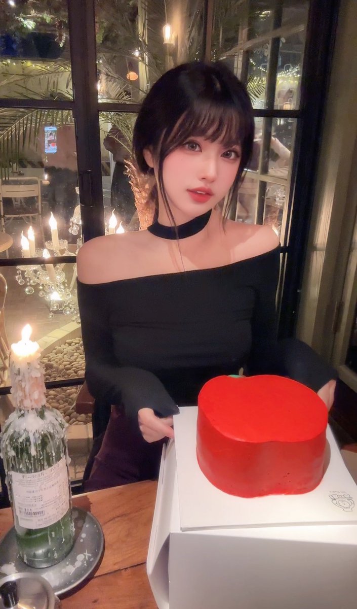 今年也会鲜嫩多汁的🍎🎂 https://t.co/Sk0ej2PI5j