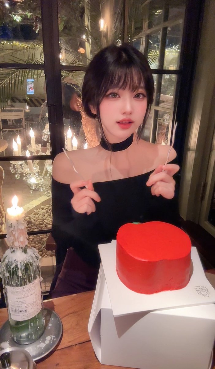 今年也会鲜嫩多汁的🍎🎂 https://t.co/Sk0ej2PI5j