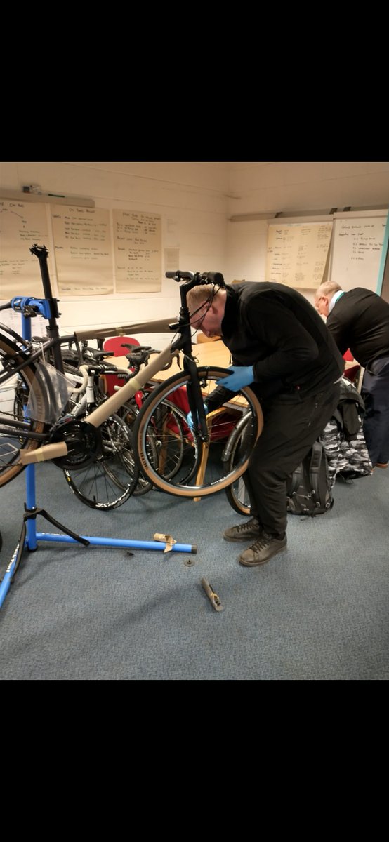 The team had a great training session this morning with the staff from @AshtonSecondary learning all things bikes.. loving the start we're having to the new year and how we continue to build on our community partnerships and create links through 2024😁!