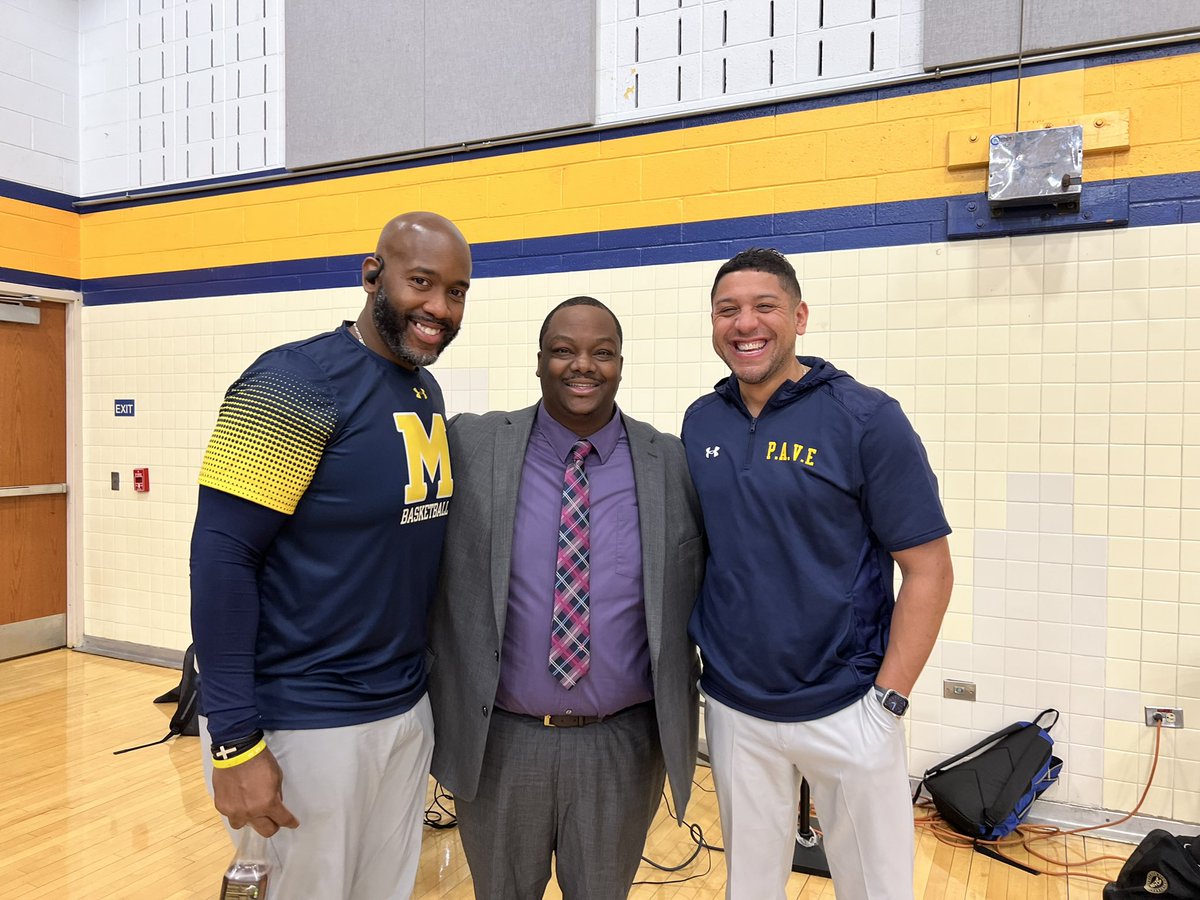Great to link up with these great coaches. Thanks for showing love to the Govan Media Group! Can’t wait to broadcast another game in Muhlenburg. 
🏀🎙️🎥📺🏀
<a href="/PAVEBasketball/">Muhlenberg Boys Basketball Program P.A.V.E</a> <a href="/MuhlsAthletics/">Muhlenberg Athletics</a> <a href="/CoachRickPerez/">Coach 🅿️</a> <a href="/CoachMFlowers/">Matthew Flowers</a> <a href="/BadgleyBruce/">Bruce Badgley</a> 
<a href="/JMacharola/">Dr. Joseph Macharola</a>