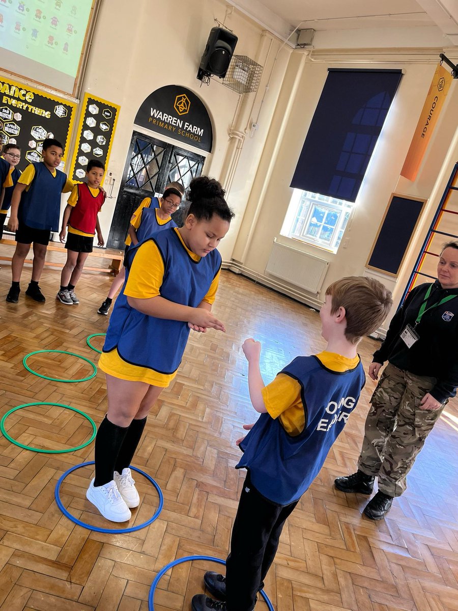 warren_farm_pri's tweet photo. It’s Tuesday which means another character education session for our Year 5 Young leaders with ‘Staff Sarah’ from @MPCTYL 
‘We’ve always done it that way’ is not a phrase we use at Warren Farm #Doingthingsdifferently
#ExcellenceinEverything 
🐝🙌🏽🐝🙌🏽
@SFE_Tweets @BirminghamEdu https://t.co/gw4vLLTBsq