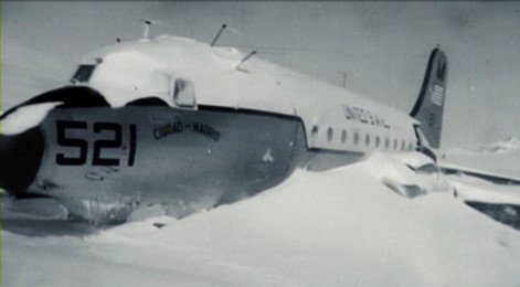 AlexRomero_7's tweet photo. 14:46 del 8 de marzo de 1960. Un avión modelo DC-4 pierde altura a causa de la ventisca, rozando el ala con un risco y cayendo en una ladera a más de 2.550 m de altitud...

... pero no, no estamos en los Andes ni son un equipo de rugby uruguallo.

Los Héroes de Sierra Nevada🧵🔽 https://t.co/OXbfgPfZ3w