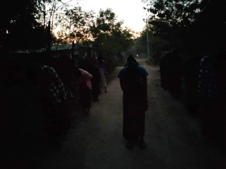 nway_jasmine's tweet photo. Pro democracy villagers from northern part of #Yinmarpin Township, are still marching with vigor to keep opposing the military dictatorship.
#LegalizationOfNUG #WhatsHappeningInMyanmar #2024Jan16Coup https://t.co/fIKyVFkftq