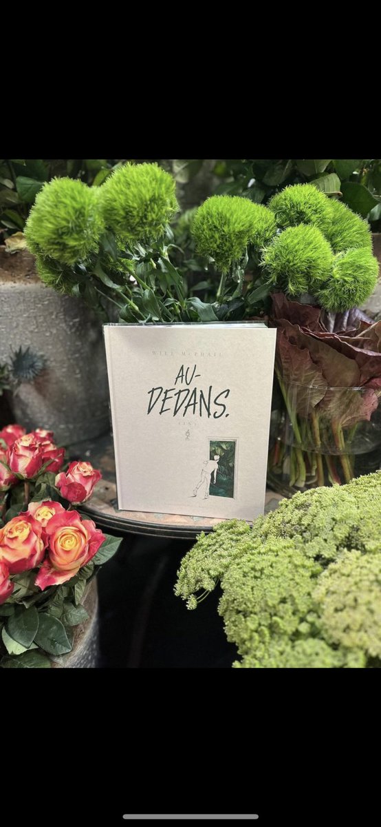 librairiebdrart's tweet photo. COUP DE 💚 :
Will McPhail nous livre un récit poignant, nous faisant passer du rire aux larmes à travers le quotidien d’un jeune adulte auquel tout le monde peut s’identifier, même vous ! @BeaujouanN @404Comics @willmcphail4  #bd #fibd #audedans #404comics https://t.co/dunhQm5JRG