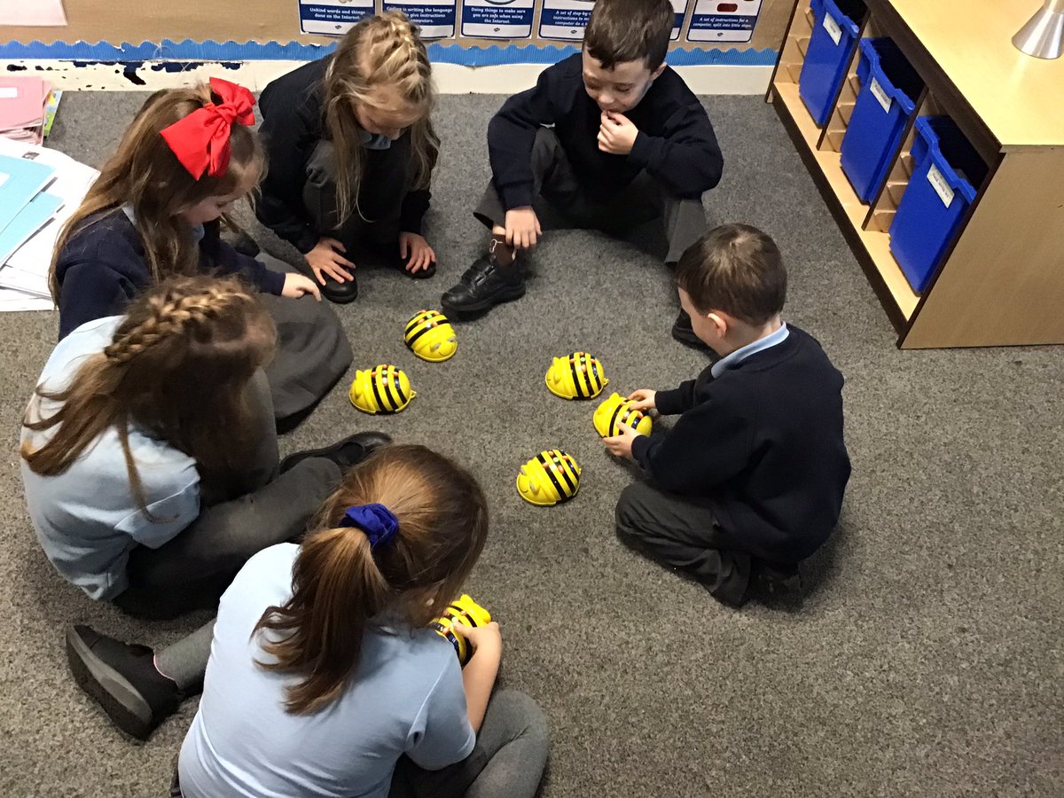 MrsRJ_Thatto's tweet image. The children enjoyed starting our Beebots topic in Computer Science #thattoprim_1RJ #thattoprim_computing