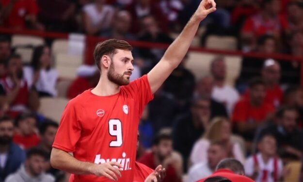 VaggelisIoanno2's tweet photo. Τζορτζ Πάπας για Προμηθέα Πάτρας!!! @eurohoopsGR https://t.co/zXf7FJCxPt