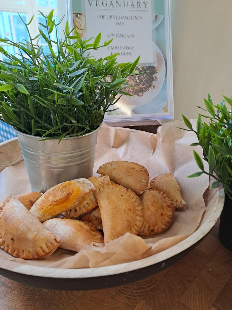 WateridgePete's tweet photo. Vegan tapas @The gregg . Butternut empananda with spiced bao buns @holroydhowe https://t.co/WHuKixfdfc