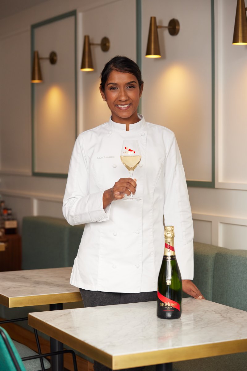 Chef Kelly Rangama plays a full role in the explorations of La Table des Chefs, sharing her sense of discovery and innovation.

#GHMumm #KellyRangama #Gastronomy #MummCordonRouge

PLEASE DRINK RESPONSIBLY 

Please only share our posts with those who are of legal drinking age.