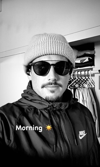 Good morning everyone! Hope you have a great day ☀️ you think I can rock a goatee?? Ha https://t.co/