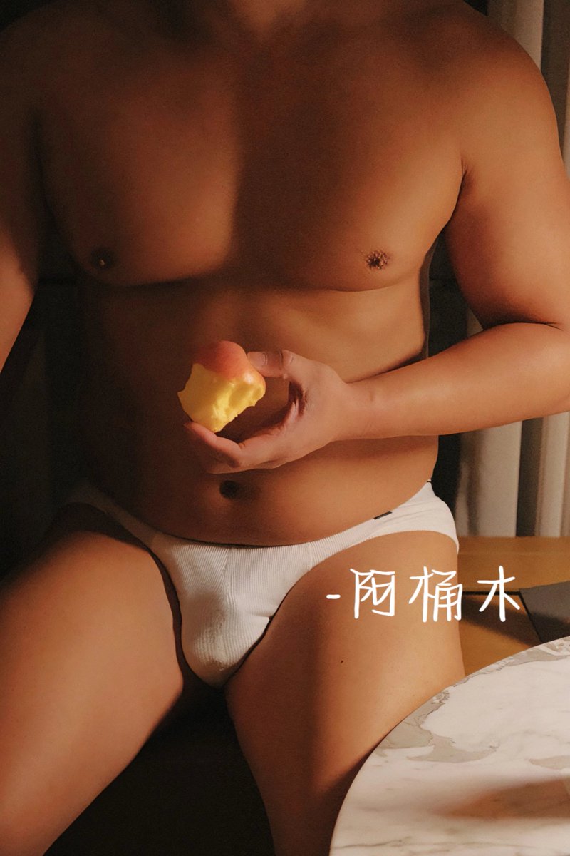 mmmmtng1's tweet photo. 📸
吃个苹果 https://t.co/f9R2tM10gU
