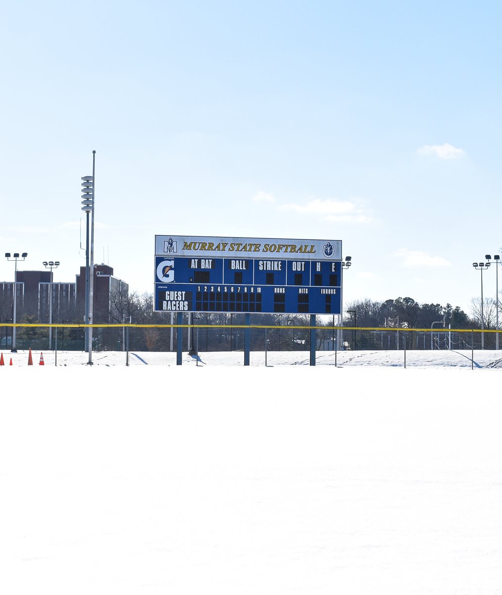 RacersSoftball's tweet photo. Snow place like home ❄️

#GoRacers🏇 https://t.co/VEEvTfkvLZ
