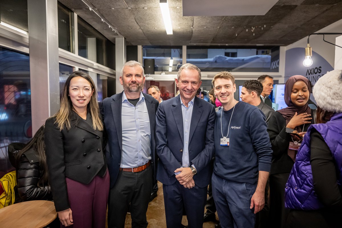 Exciting evening with @axios discussing the future of work and the transformative impact of #AI. A big thank you to @AxiosNick for moderating, as well as to @clarashih, CEO of @salesforce AI, and Euan Blair, CEO of Multiverse for sharing valuable insight into topics we are all…