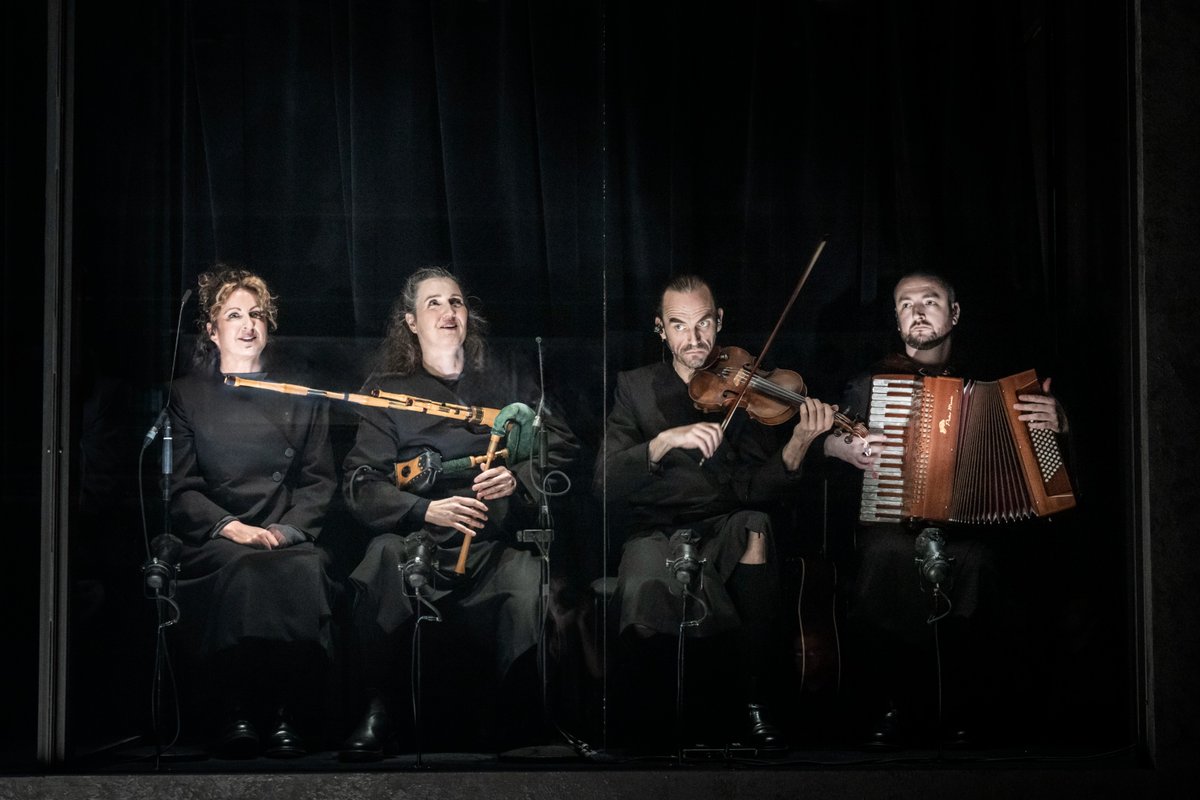 Donmar Warehouse tweet media