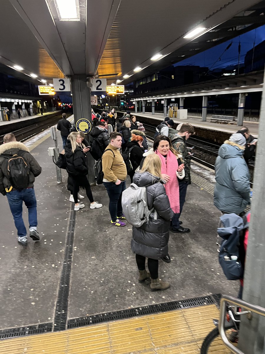 MsBeatriceMay's tweet photo. @ScotRail WHY???  2 carriages. #Rushhour Fife circle 16:53. Platform at Haymarket is packed. Train is already full 🤷‍♀️ When will this ever change? Every rush hour the same 😣 https://t.co/Pf0lPcn32b