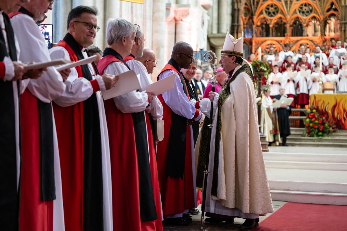 CofEWinchester's tweet photo. On Saturday, we welcomed Bishop Philip into our diocese at a moving service at Winchester Cathedral. Bishop Philip spoke of heritage, healing and hope as we move forward in the life of our diocese.

Take a look at the photos here: https://t.co/p09eIkQpFb https://t.co/im3ohMjPpE