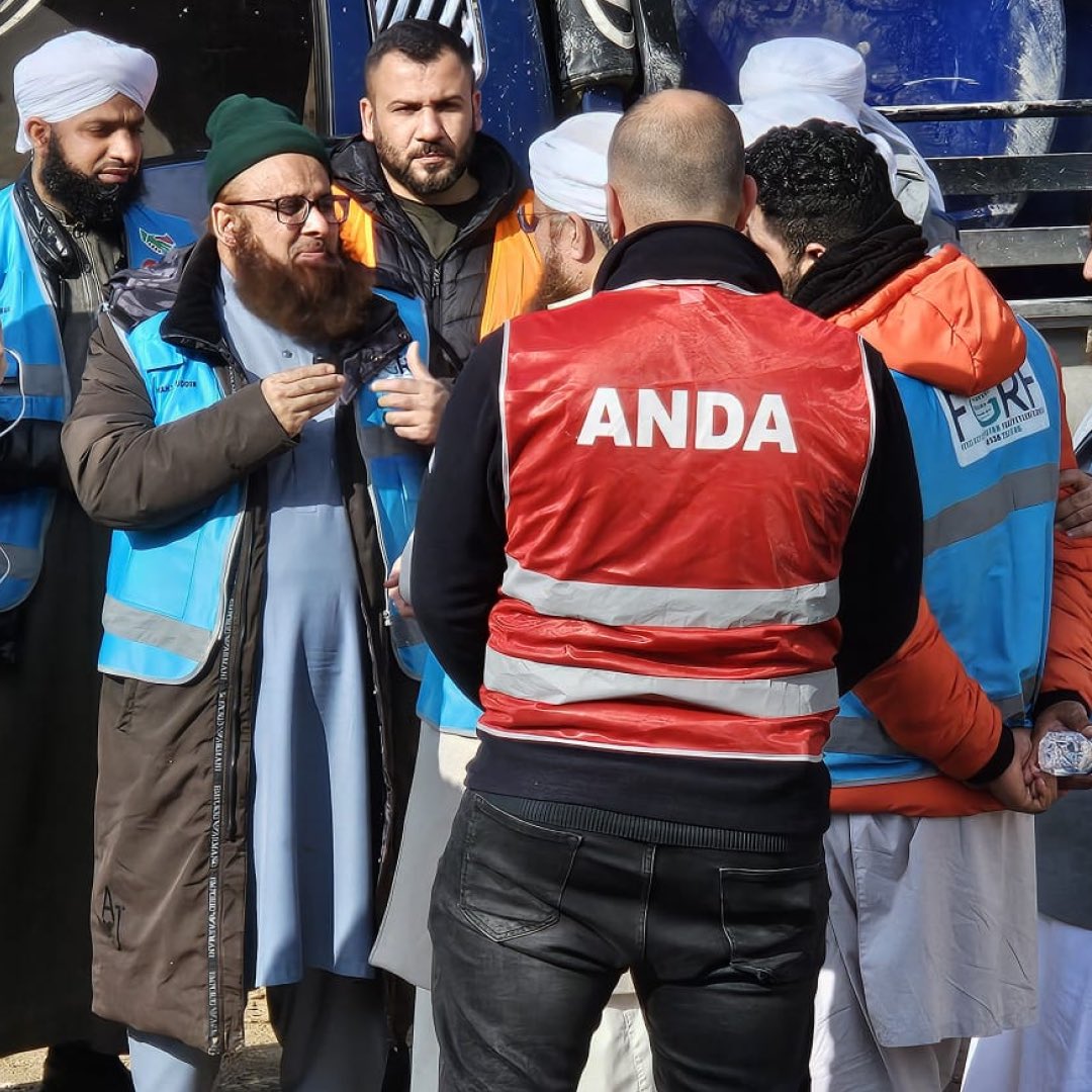 ANDA 🤝🏻 FGRF 

<a href="/FGRForg/">FGRF (Faizan Global Relief)</a> ekibi ile Suriye’de <a href="/FGRForg/">FGRF (Faizan Global Relief)</a> ortaklığıyla yapımına devam ettiğimiz Yetim Köyü’müzü ziyaret ederek, gelişim süreci ile ilgili bilgiler alıp istişarede bulunduk.

#yetimköyü #anda #andaderneği #andayanında