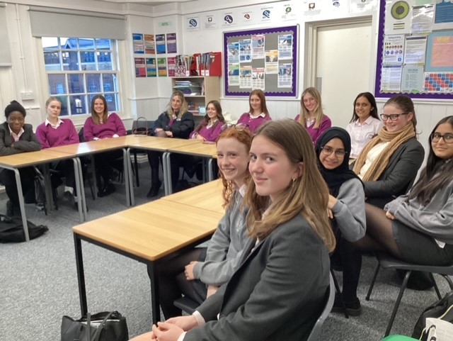 BGS_Econ's tweet photo. Lots of keen investors at the first meeting for the GAIN Investor Challenge. #BGSYear12, #BGSRiskTakers, #BGSSixthForm https://t.co/EhyQp9gEuO