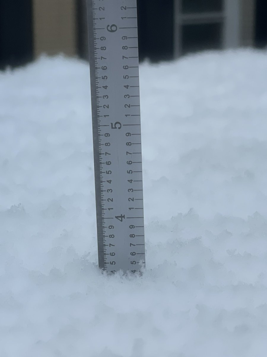 Jbukow2's tweet image. 3.4” final in the north end of Boston just switch to PL right at 12pm @WX1BOX