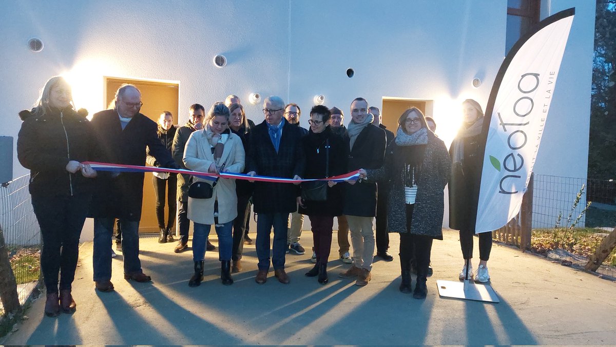 En ce moment, l'équipe de l'agence Clémenceau est à Saint Erblon pour la remise de clefs de 10 nouveaux logements Néotoa.