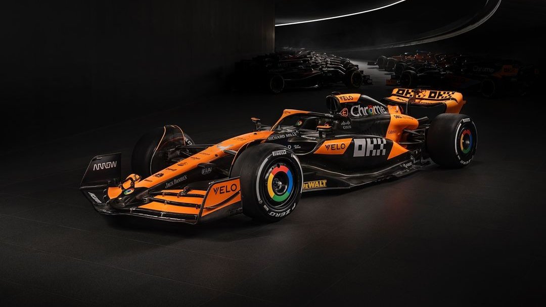 Campeonesnet's tweet photo. #F1 | 🔥 ¡Con ustedes, el primer F1 2024!
🟠⚫ @McLarenF1 dio a conocer la decoración que llevará el #MCL37. A diferencia de años anteriores, es íntegramente naranja y negro.
💬 ¿Qué te parece el primer F1 de este año? ¡Te leemos! https://t.co/Z2x9MW1TFi