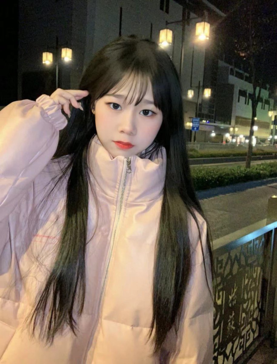 福利姬成都佩佩小盆友（四川）分享的黄推图片3 - 网红私拍内容