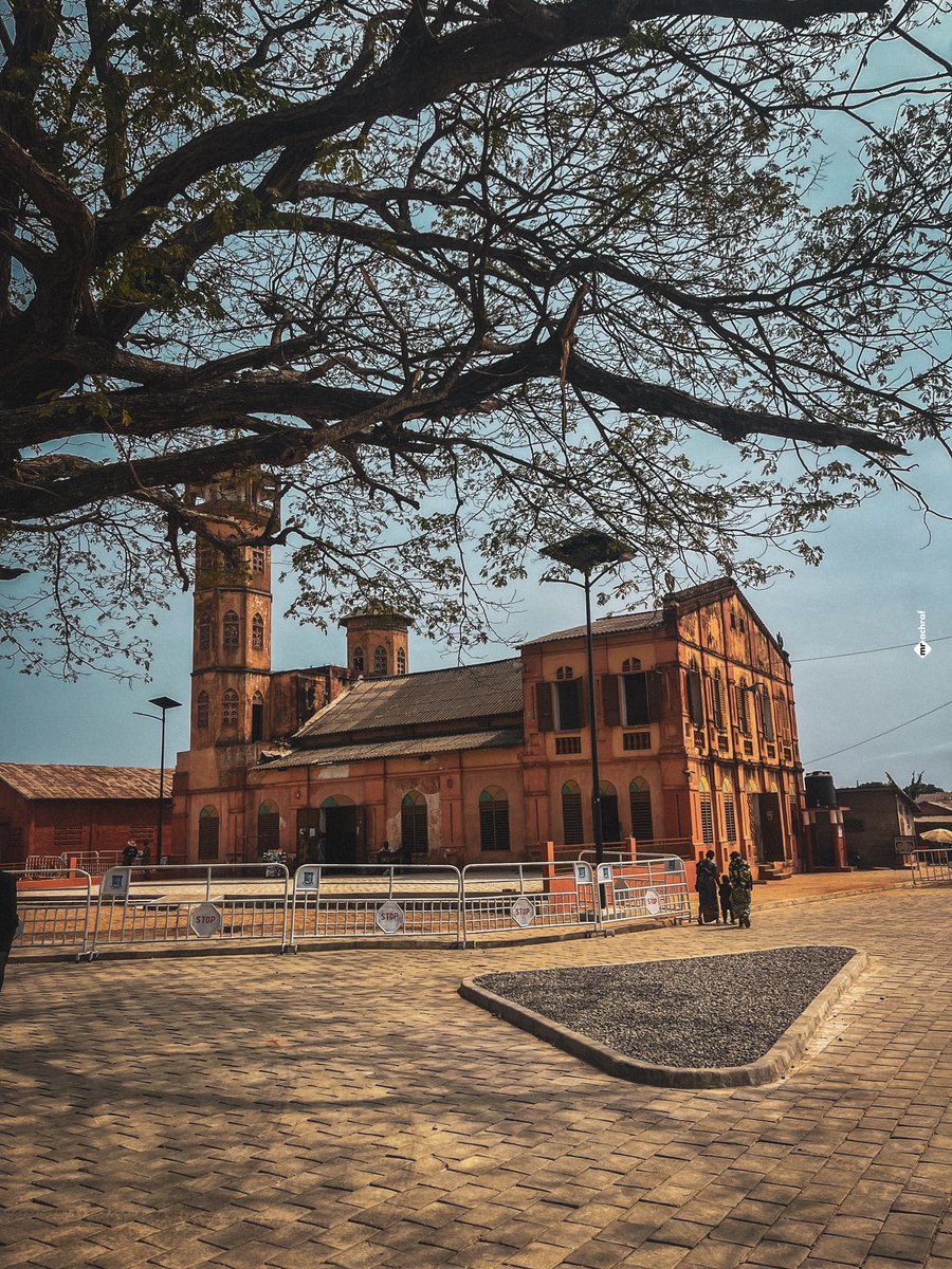 Mr__Achraf's tweet photo. Entre temps, Ouidah a aussi de belles architectures. 
J’aime bien le rendu.
📍Ouidah, Bénin.🇧🇯 https://t.co/Vmqk5X2u92