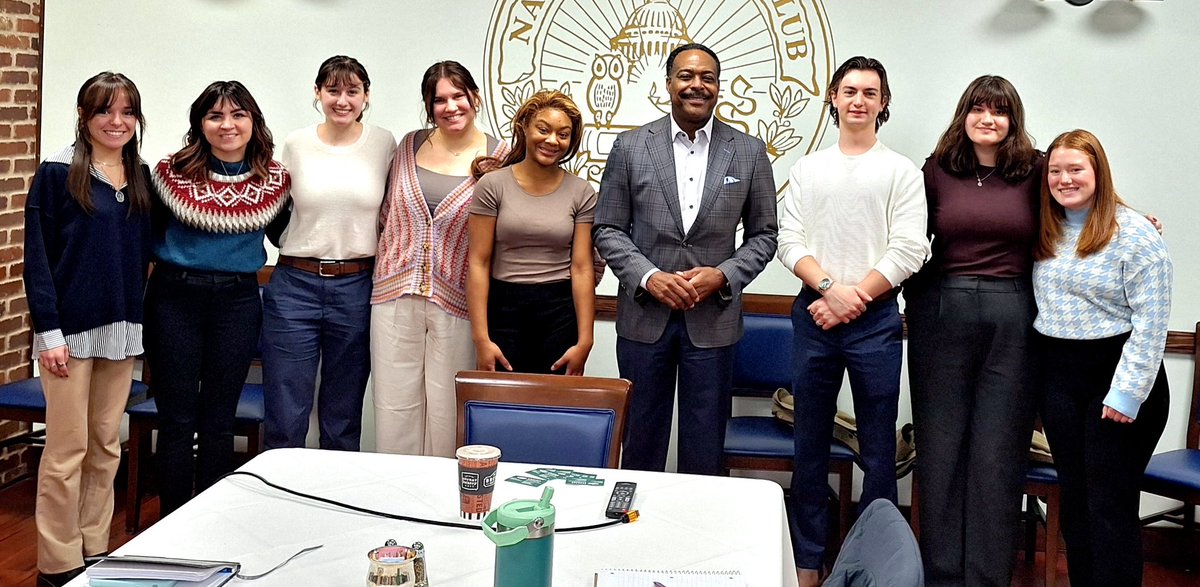 A HUGE thank you to <a href="/RealLeonHarris/">Leon Harris</a> for speaking to us today at the  <a href="/PressClubDC/">National Press Club</a>! We learned so much about making the most of our college experience!