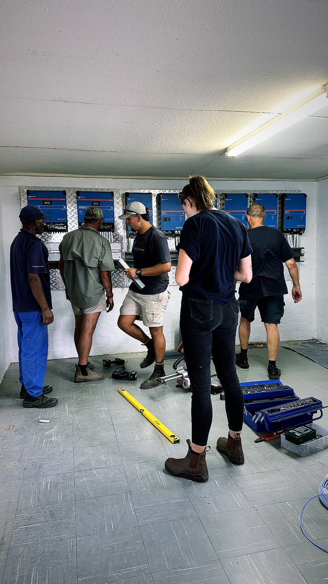 Today was a good day. Happy 34th birthday to us <a href="/DeSteyl/">De Steyl</a> 🎁☀️⚡️🌈