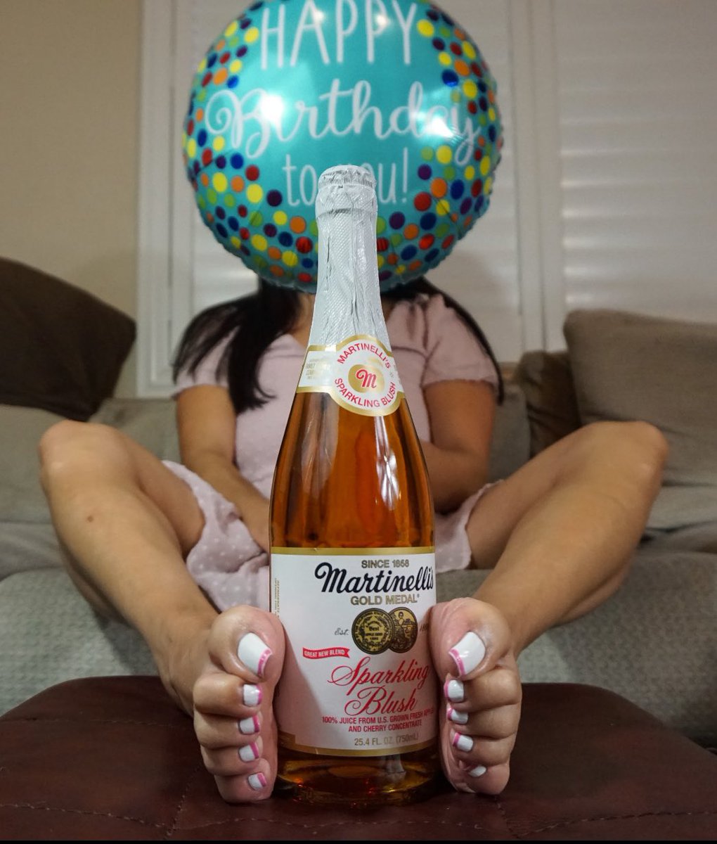ladygemtoes's tweet photo. It’s my birthday! 🎂 
Thank you for the birthday wishes, the gifts, the tributes, and the retweets! I appreciate you!💋💋

📷@goldenstatesole https://t.co/gTF5uF40Ll