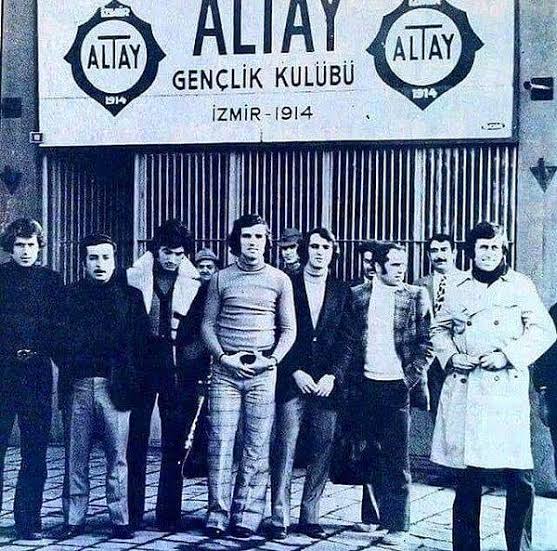 #BÜYÜKALTAY 110 YAŞINDA ...
Dile kolay şanla şerefle 110 YIL... 
Bir spor kulübü düşünün, antrenmanlara maçlara ara verip vatan müdafaasına gidip kalan sağ arkadaşlarıyla ülkesini ve şehrini temsil etmeye devam etsin ...