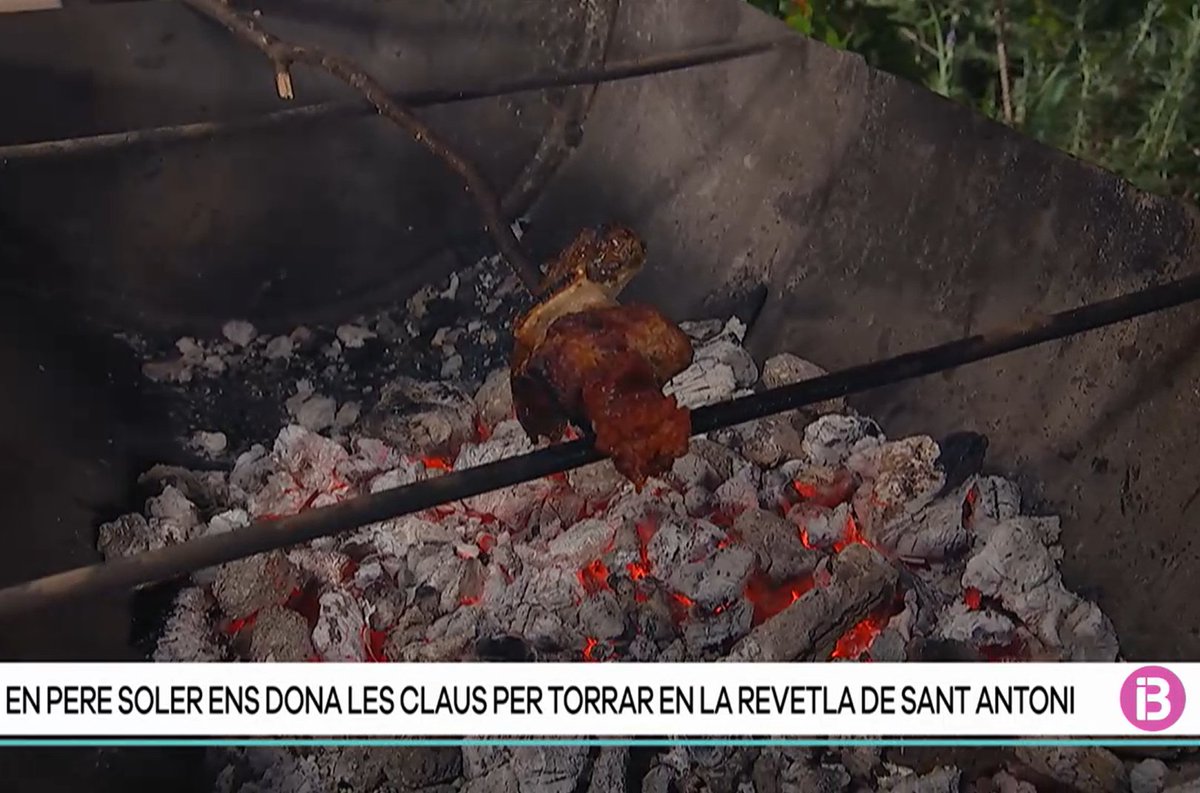 PereSoler1's tweet photo. 📷 Satisfet de compartir la meva participació a @CincDiesIB3. Des del minut 33, explico com pot ser una torrada tradicional. A partir de l'hora i 11 minuts, podreu veure el resultat. Video:
https://t.co/x9ZuBY6RYf
#santantoni2024 #santsebastià2024 #fogueronsitorrades #porquim 📷 https://t.co/221oIBjeaE