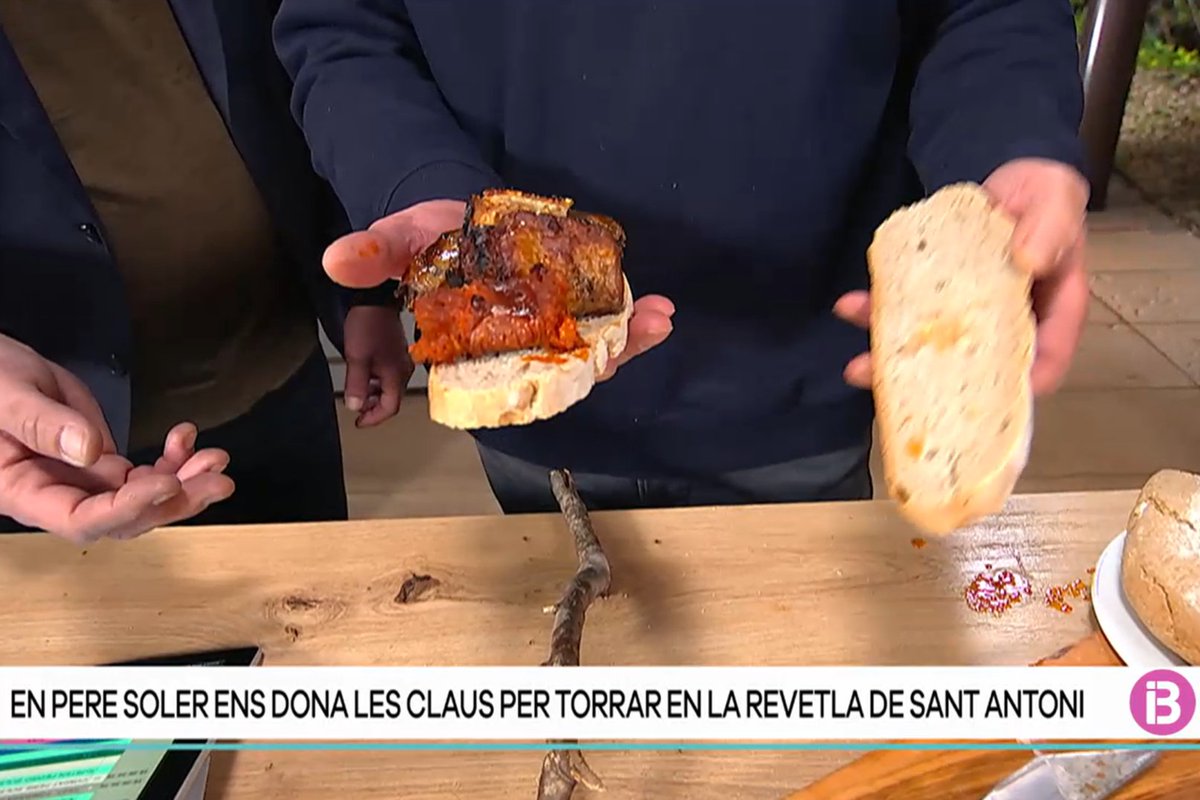 PereSoler1's tweet photo. 📷 Satisfet de compartir la meva participació a @CincDiesIB3. Des del minut 33, explico com pot ser una torrada tradicional. A partir de l'hora i 11 minuts, podreu veure el resultat. Video:
https://t.co/x9ZuBY6RYf
#santantoni2024 #santsebastià2024 #fogueronsitorrades #porquim 📷 https://t.co/221oIBjeaE