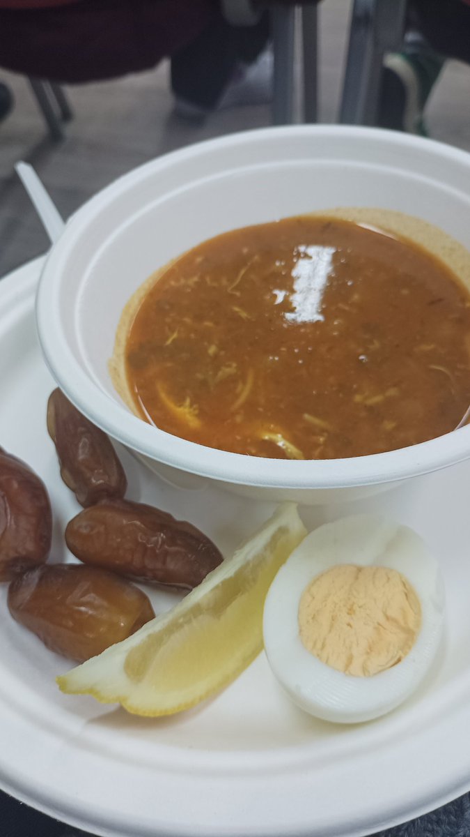 Vespa07060168's tweet photo. Avui des de V.E.S.P.A cuina marroqui
🥣Harira🍲
♥️Gràcies 
@ZohraElazzouzi
Mariam i 
Ikram♥️
Amb la col·laboració de #bonpreu i 
#Esclat https://t.co/AkJIj1myeJ