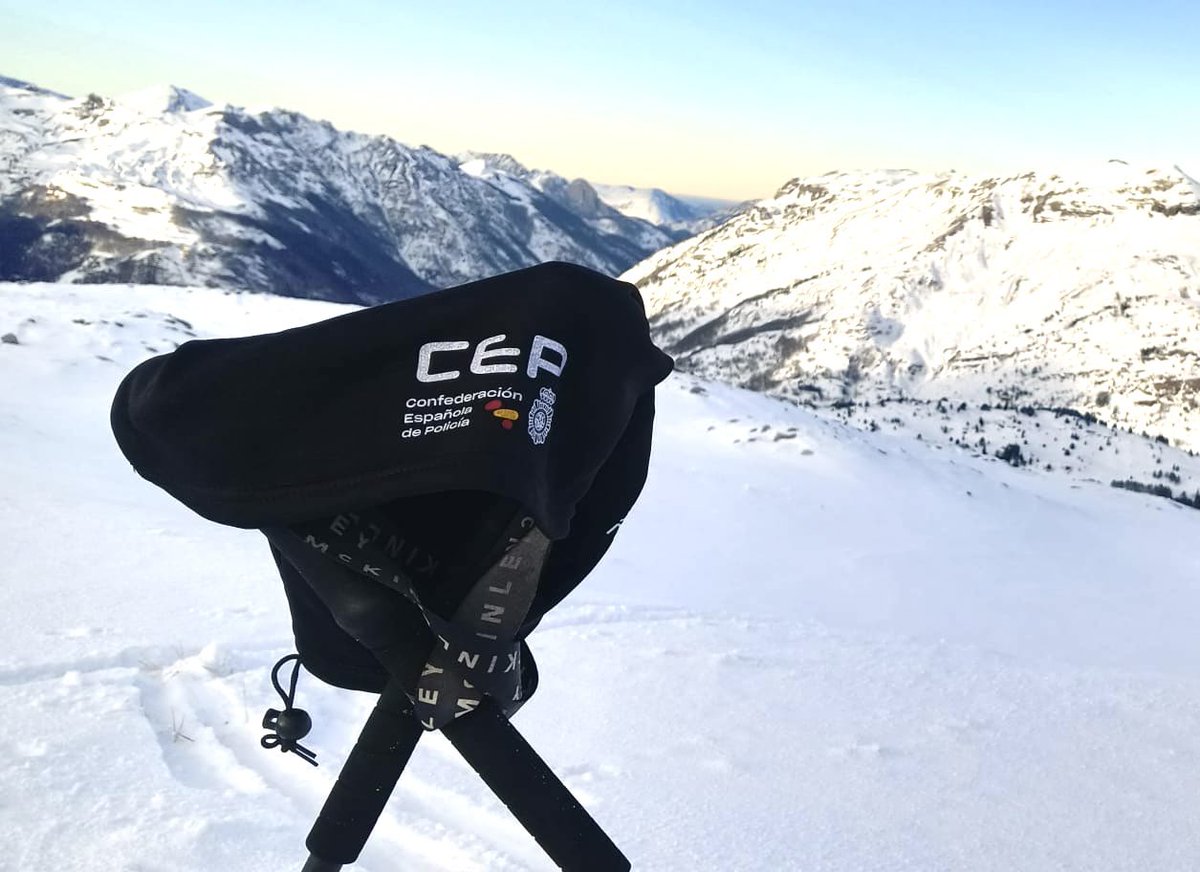 cep_cepolicia's tweet photo. ⛷️ Si quieres acceder a descuentos en forfait, parking o alquiler de material en @websierranevada puedes hacerlo desde la plataforma exclusiva #CEPplus, de @cep_cepolicia. Practica tu deporte favorito y ahorra dinero‼️
✍🏻 Afíliate y descubre más ventajas: https://t.co/8VmIEkfOmP https://t.co/7BPYDO4gb2