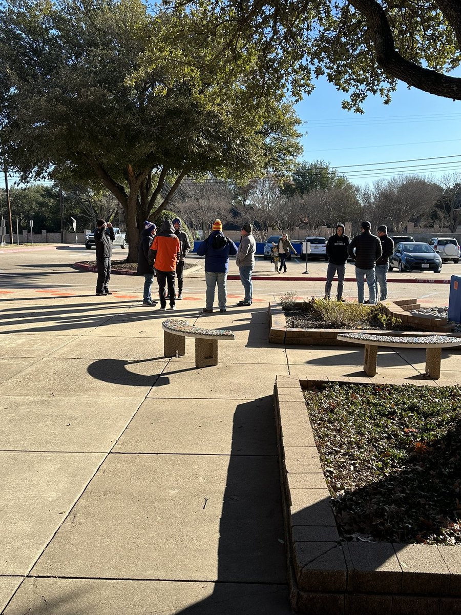 OCTSchilleci's tweet image. What an awesome group of dads we have @OCTaylorTigers. Feels like -4 and we still have our @OCTDadsClub show up to welcome students and quickly get them into the building to start the day. Can’t thank them enough for their support @octaylorpta #octallstars #socold #frozen
