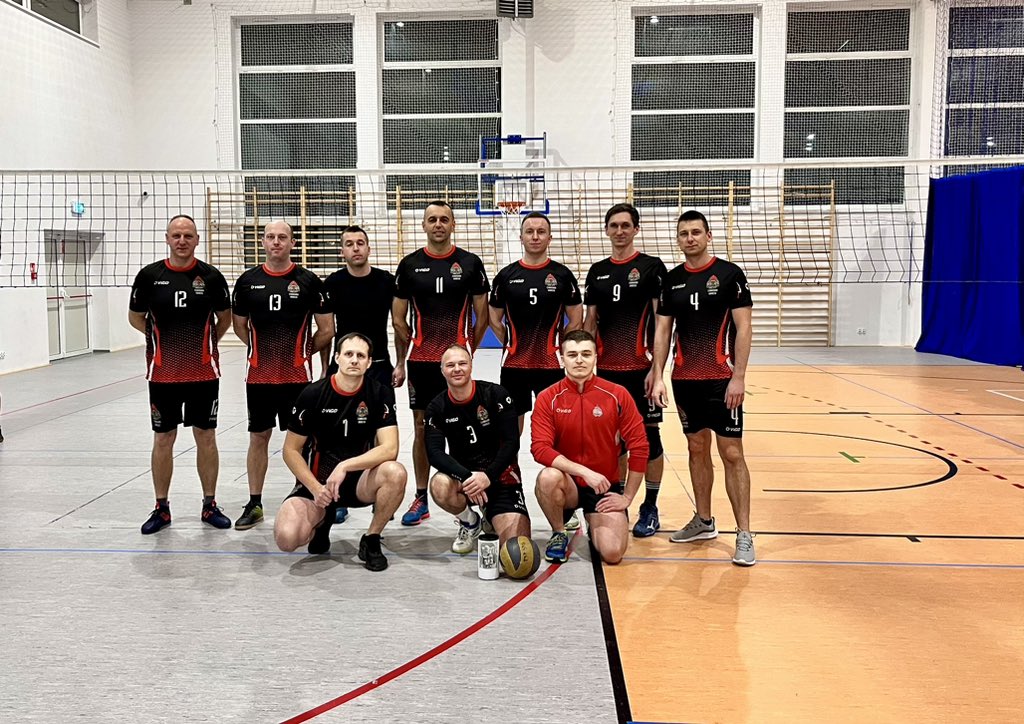 KPPSPStarogard's tweet photo. 🚨#POMAGAMY🚨

Cel szczególny, gramy🏐 by pomóc Kacperkowi 👶#Siatkarze #dla #Kacperka . 
Dzisiaj nasi strażacy grają i zbierają 💵 na szlachetny cel. 

Pomóc możesz również Ty wystarczy że dokonasz wpłaty na podane konto z plakatu. 

#DobroWraca #StrażacyDzieciom https://t.co/ZqXq2iNEbU