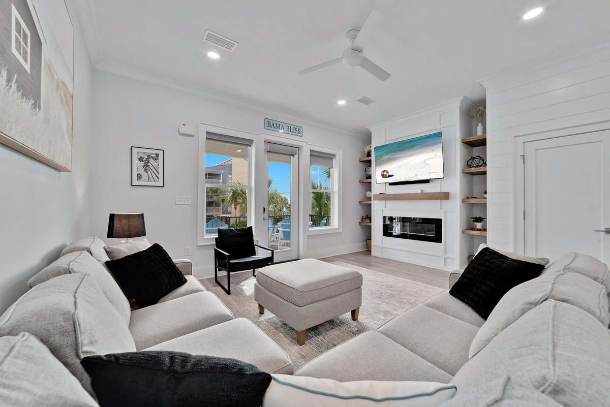 BeachballProps's tweet photo. Just across the street from the beach, Bama Bliss is the perfect location for your spring getaway! 
https://t.co/QSEzwd7cdO
.
.
.
 #SpringBreak #beachgetaway #beachhouses #luxuryvacationrentals #beachballer #vacation #comehaveaball #staywithus #AlabamaBeaches #vacations #Alabama https://t.co/92lkaic5C1