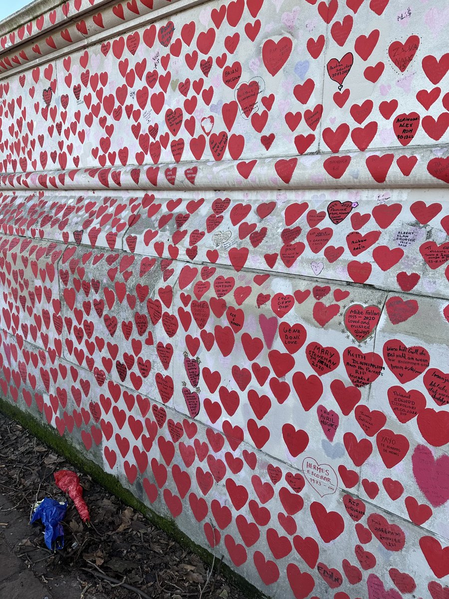 Visited the <a href="/CovidMemorialUK/">The National Covid Memorial Wall</a> today as part of my Sustainable Heritage Management Master at <a href="/TheBartlettUCL/">UCL Bartlett Faculty of the Built Environment</a>. I am inspired by the dedicated volunteers maintaining this powerful memorial. Each heart tells a unique story. I encourage everyone to visit, support &amp; honour the memories.