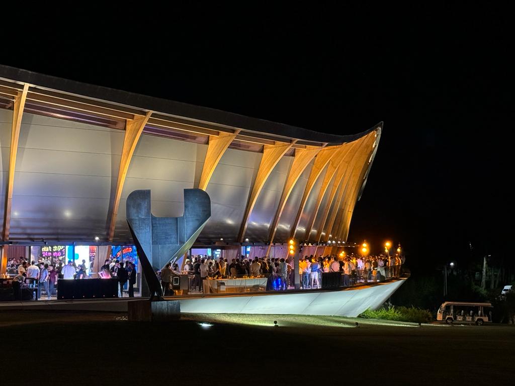 ferrere's tweet photo. #URUGUAY Un año más fuimos parte de #puntatechmeetup, un increíble espacio de intercambio del ecosistema tecnológico 🌐
Se trata de uno de los eventos más relevantes de la industria, cargado de tendencias, inspiración y networking.
Gracias @pablobrenner @sfogel
#PTM202 https://t.co/voINky5zuE