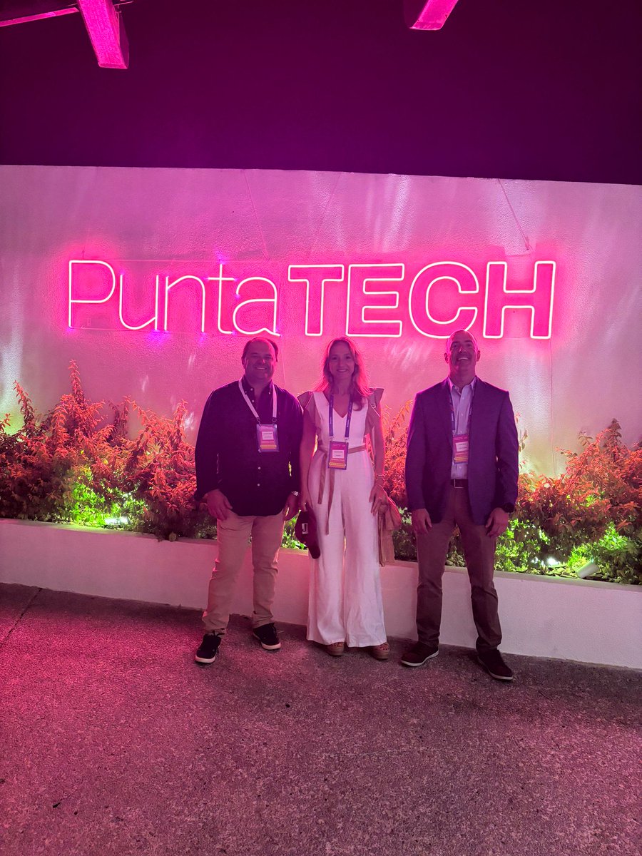 ferrere's tweet photo. #URUGUAY Un año más fuimos parte de #puntatechmeetup, un increíble espacio de intercambio del ecosistema tecnológico 🌐
Se trata de uno de los eventos más relevantes de la industria, cargado de tendencias, inspiración y networking.
Gracias @pablobrenner @sfogel
#PTM202 https://t.co/voINky5zuE