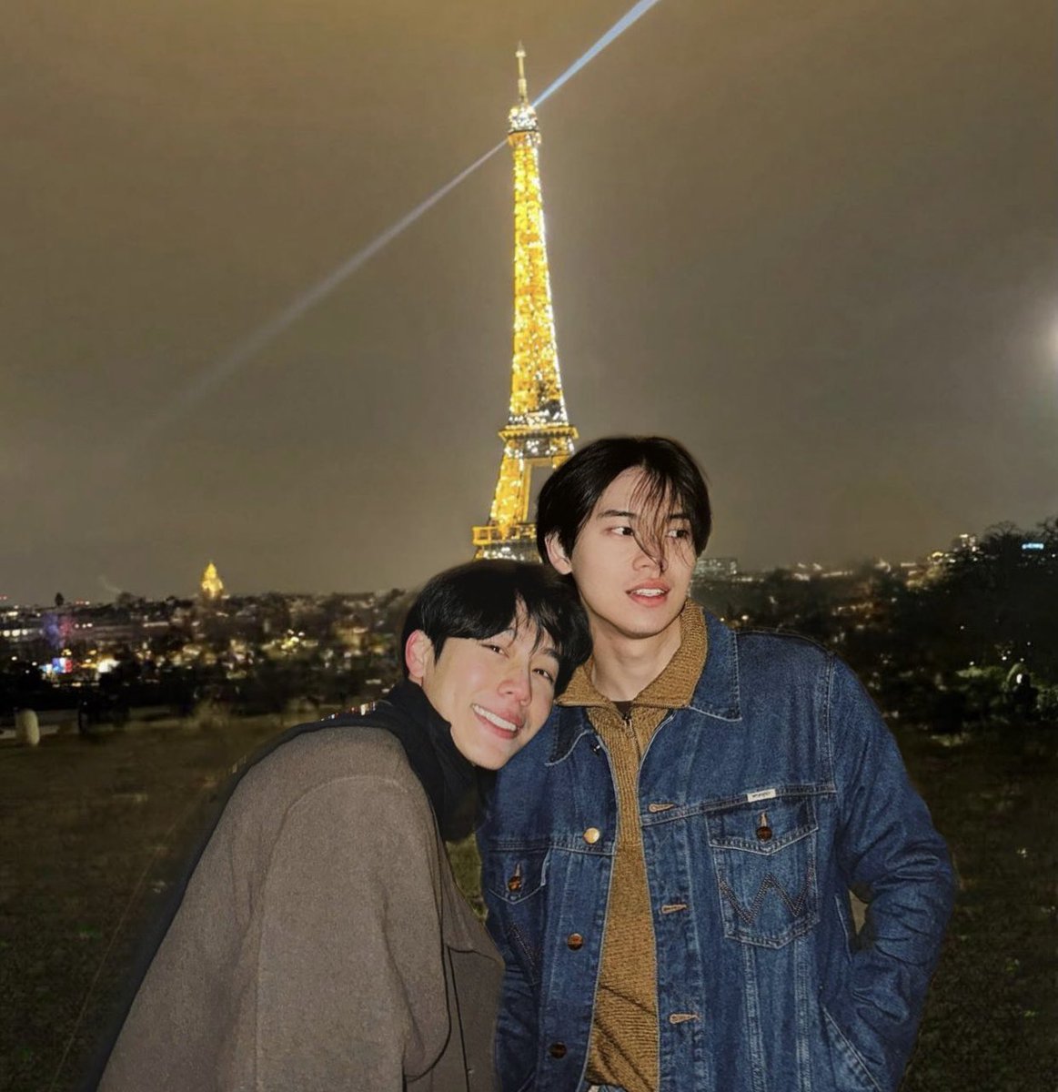_laolao_'s tweet photo. If i don't have it, i'll create it 🤣🤣

#yinyin_anw #warwanarat 
#EuropeTripwithYinWar https://t.co/Sf6BqBGbNr