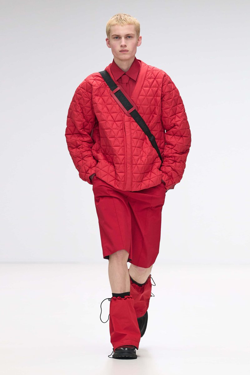 MaleFashTrends's tweet image. #KWAY llena de estilo deportivo la pasarela de Milán con su colección Otoño-Invierno 2024 #MFW buff.ly/422QbG1