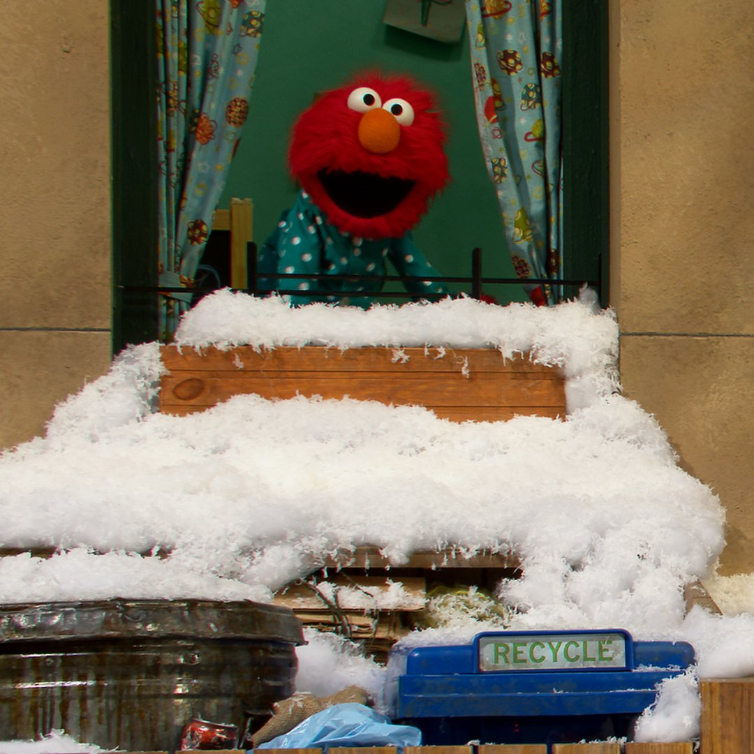 elmo's tweet photo. Snow day? Yeah baby! Elmo is so excited to go outside and play!❄️⛄🧣🧤 https://t.co/fht5QdXgUL