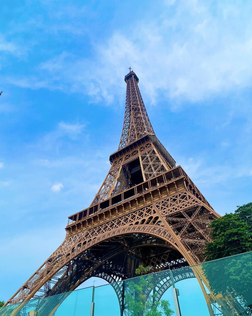 seriyah11's tweet photo. Just a update , Paris In Paris💗 https://t.co/UwiEAYwMjK