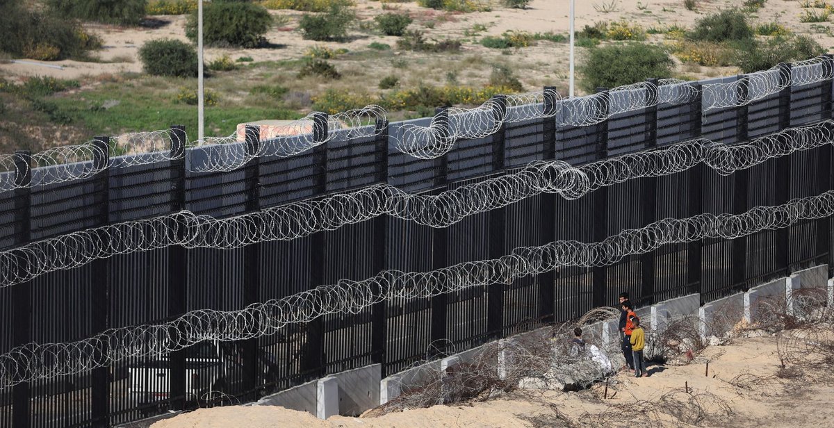 ApostateProphet's tweet photo. Shame on Donald Trump for building this cruel wall!

Oh wait, that's Egypt's Gaza border. https://t.co/feSgbekoXU