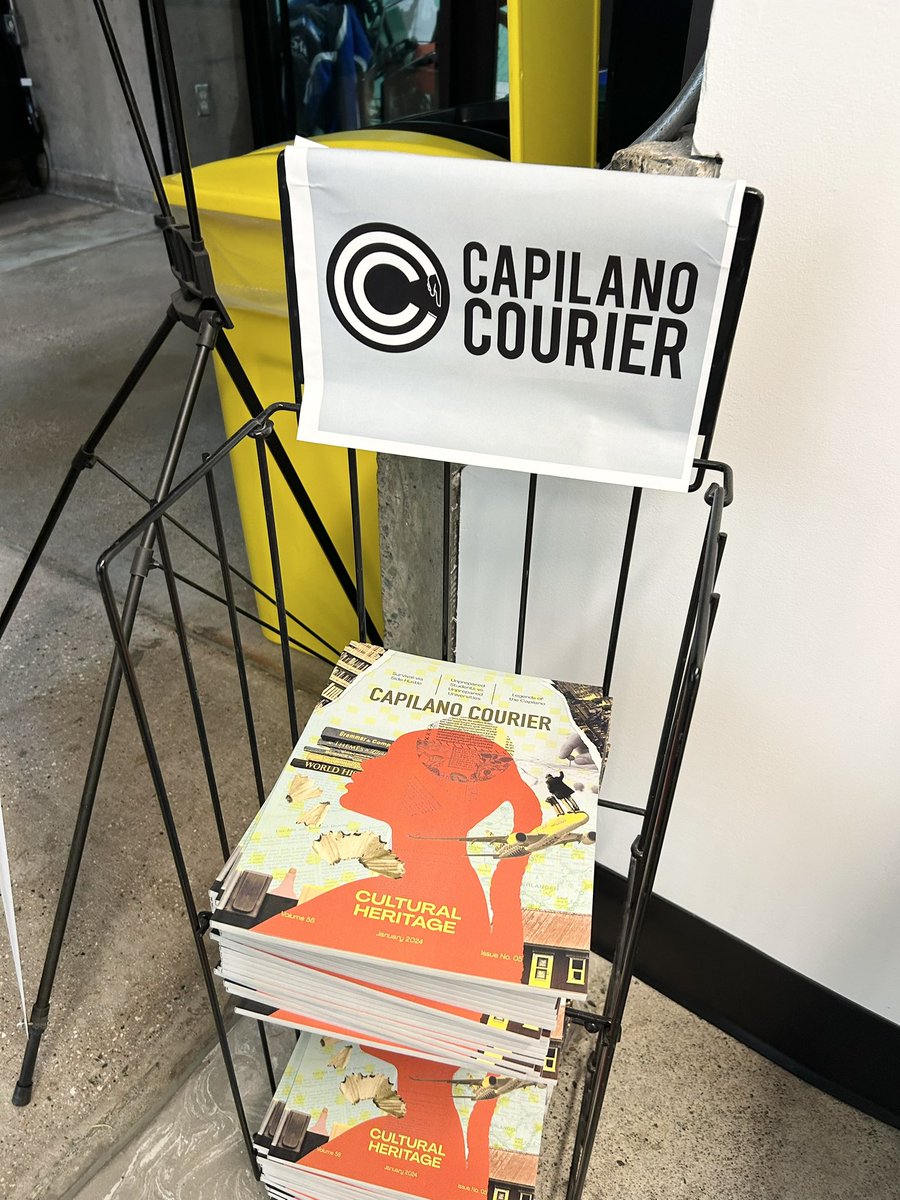 MayumiIzumi1's tweet photo. Now on #newsstands and live @CapilanoCourier @CapilanoU and my latest article about @taylorswift13 and #concertmovies 🙌 #capilanou #capilanocourier #publishedwriter https://t.co/BWyTV0kWt0