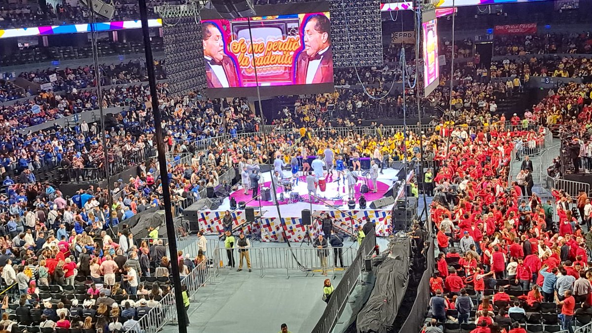 carmita_dice's tweet image. Una verdadera convocatoria CIUDADANA 🩷🇲🇽 Viva la Democracia, Viva México, Viva la independencia de los poderes
#YaBastaDePrimeroLosLopez
#YaBastaDeLaInseguridadEnMéxico
#XochiltGalvezPresidenta2024 
#FuerzaRosa
#MexicoMereceMas 
#FuerteComoTú