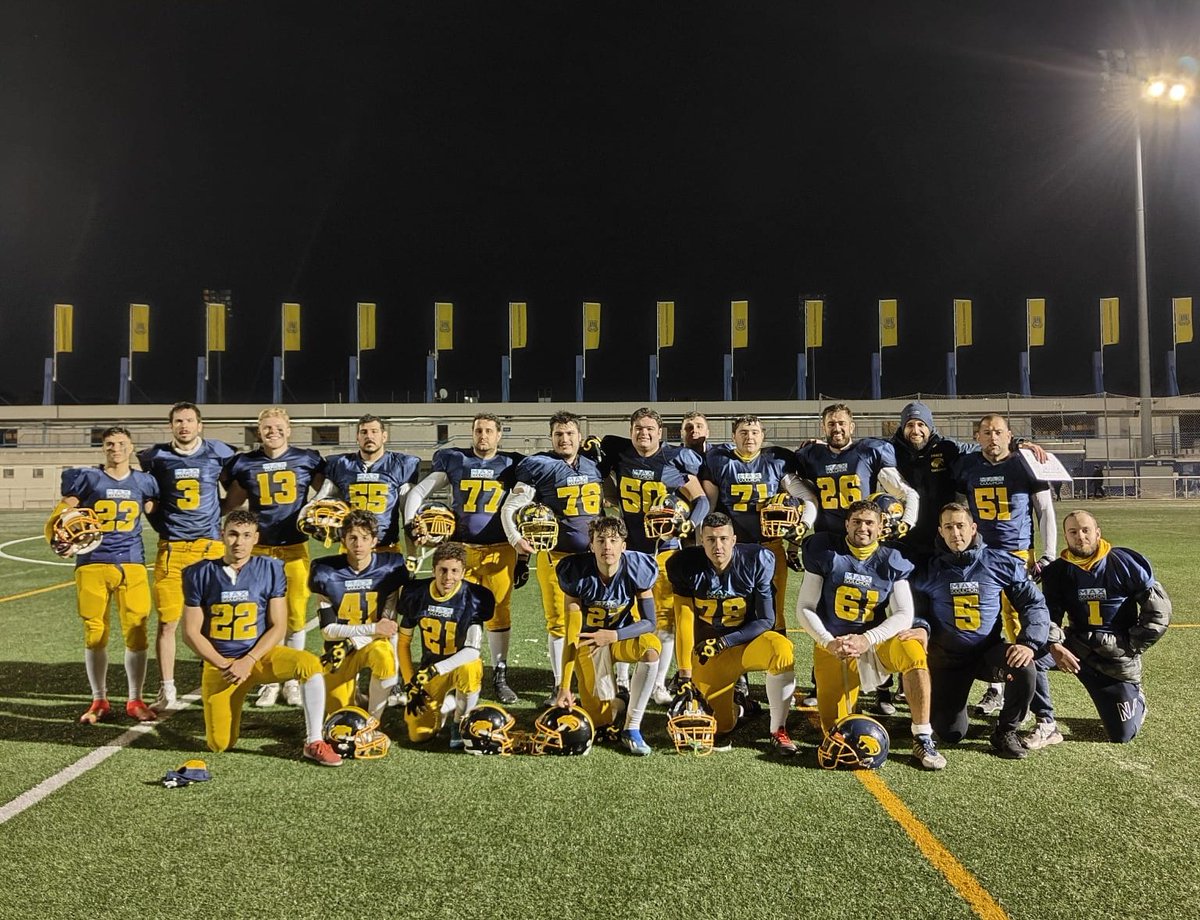 🔵🟡SIEMPRE DANDOLO TODO EL CAMPO. 

💪🏼 ¡¡¡EN SMILODONS VOLAMOS ALTO!!! 

#partido #futbolamericano #ganar #equipazo #Fuerza